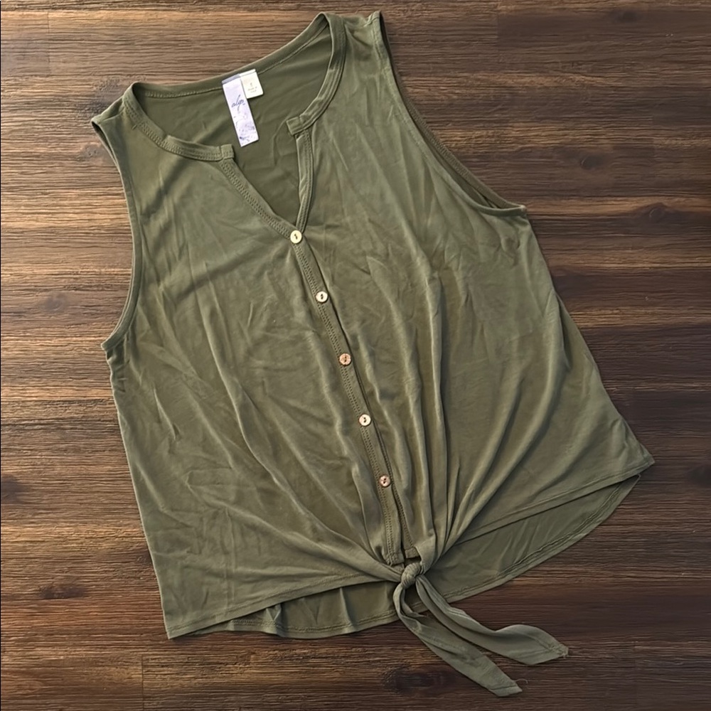 Alya Olive Green V-Neck Button Front Tie Hem Tank Top Small